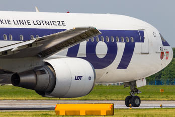 SP-LPA - LOT - Polish Airlines Boeing 767-300ER