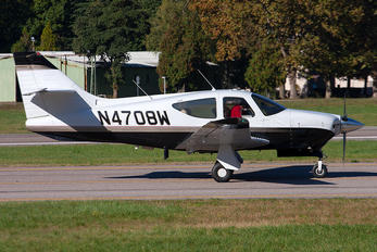 N4708W - Private Rockwell Commander 112