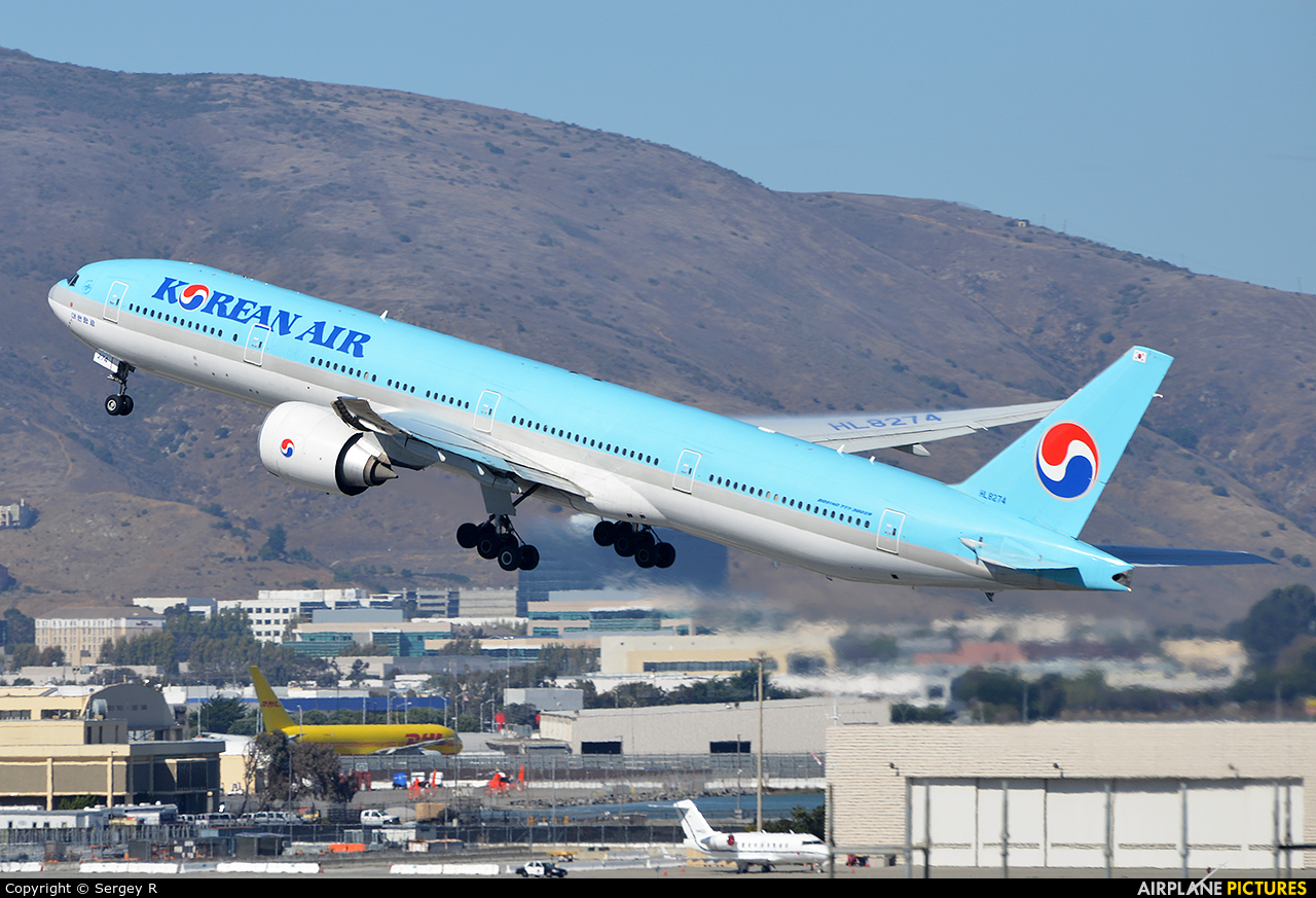 Korean Air HL8274 aircraft at San Francisco Intl