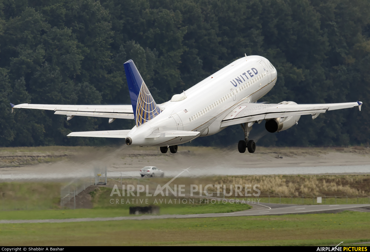 United Airlines N848UA aircraft at Portland
