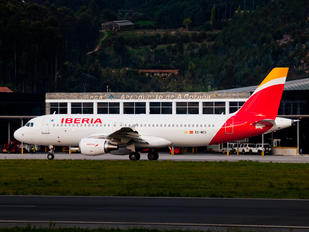 EC-MCS - Iberia Airbus A320