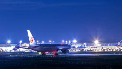 JA622J - JAL - Japan Airlines Boeing 767-300ER