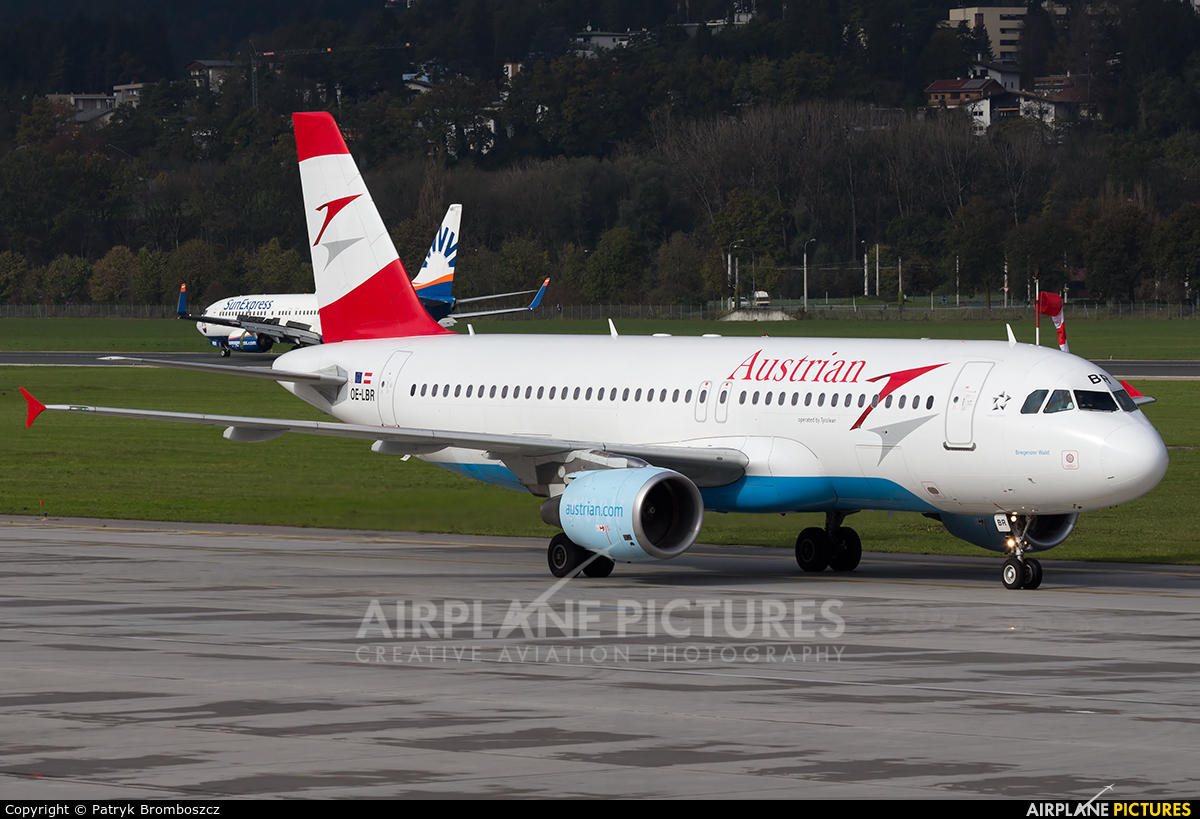Austrian Airlines/Arrows/Tyrolean OE-LBR aircraft at Innsbruck
