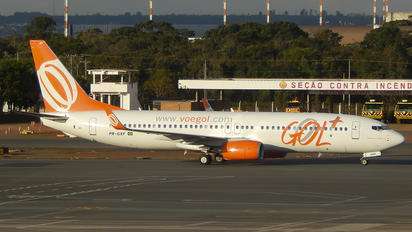 PR-GXF - GOL Transportes Aéreos  Boeing 737-800