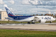 LAN 787 is the 10th Dreamliner for the Chile based airline title=