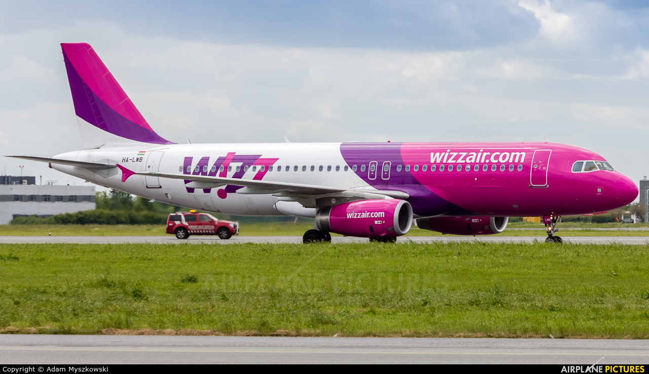 Wizz Air HA-LWB aircraft at Warsaw - Frederic Chopin