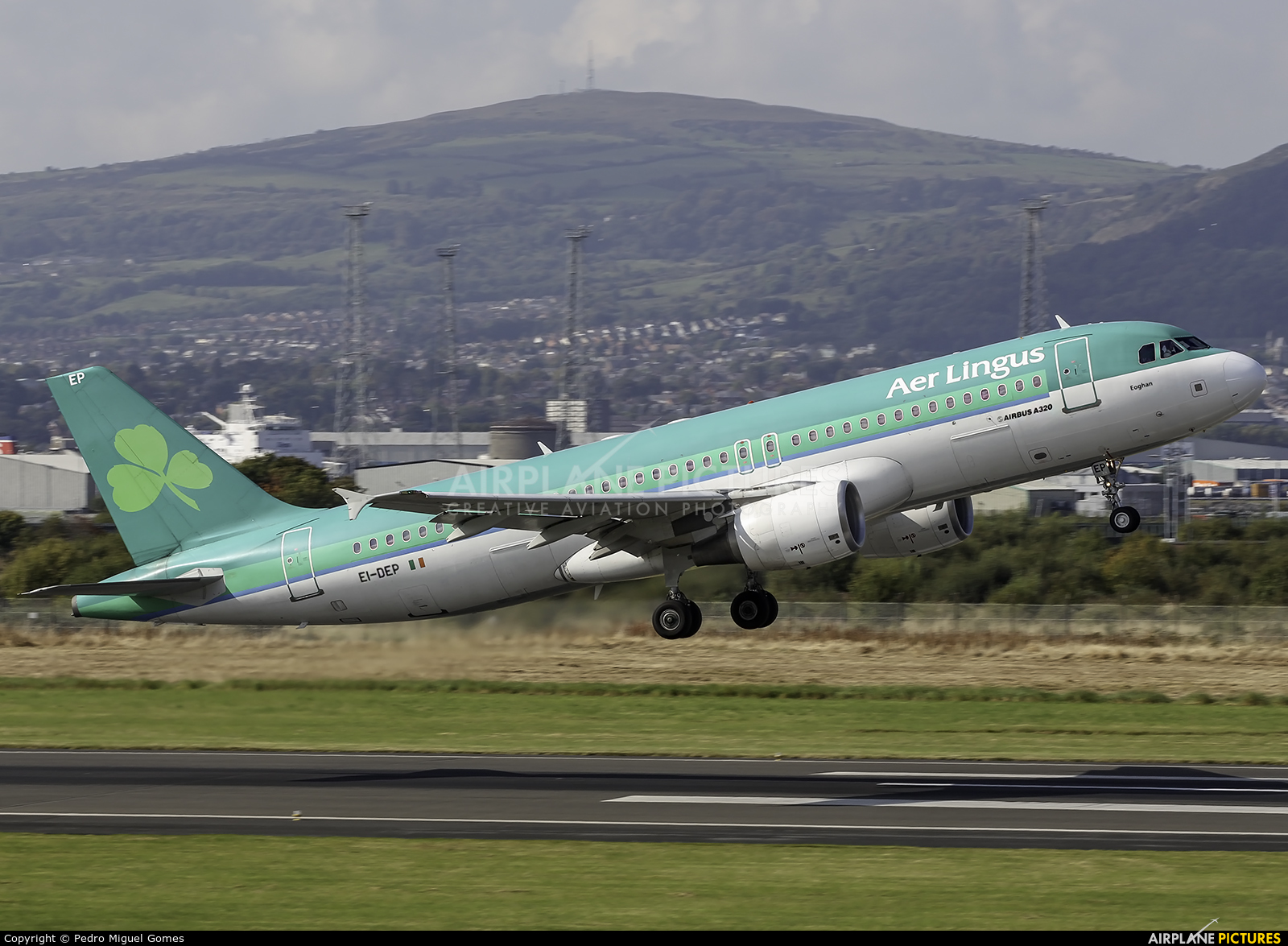 Aer Lingus EI-DEP aircraft at Belfast City - George Best