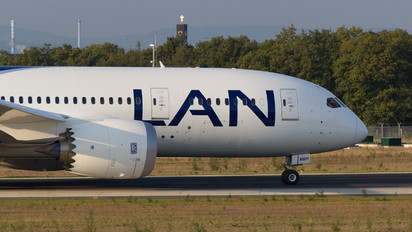 CC-BBH - LAN Airlines Boeing 787-8 Dreamliner