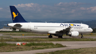 EI-DSZ - Air One Airbus A320