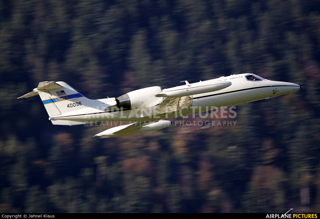 USA - Air Force 40096 aircraft at Innsbruck