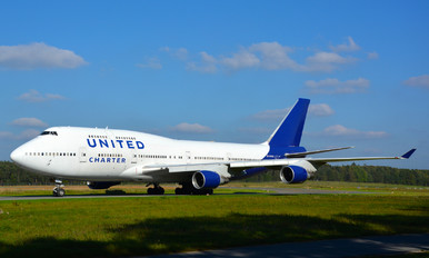 N194UA - United Airlines Boeing 747-400