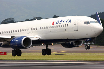 N395DN - Delta Air Lines Boeing 737-800