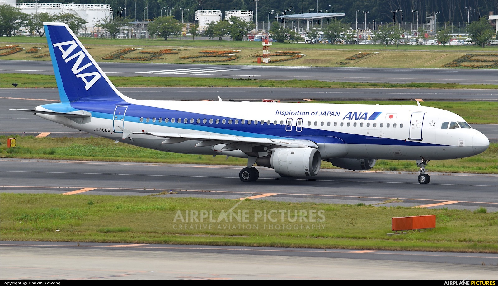 ANA - All Nippon Airways JA8609 aircraft at Tokyo - Narita Intl