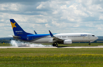 UR-CLS - Kharkiv Airlines Boeing 737-800