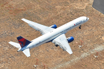N757AT - Delta Air Lines Boeing 757-200