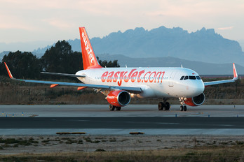 G-EZWO - easyJet Airbus A320