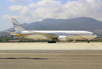 N777AS - Mid East Jet Boeing 777-200