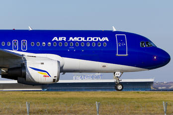 ER-AXV - Air Moldova Airbus A320