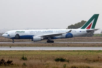 EI-EJG - Alitalia Airbus A330-200