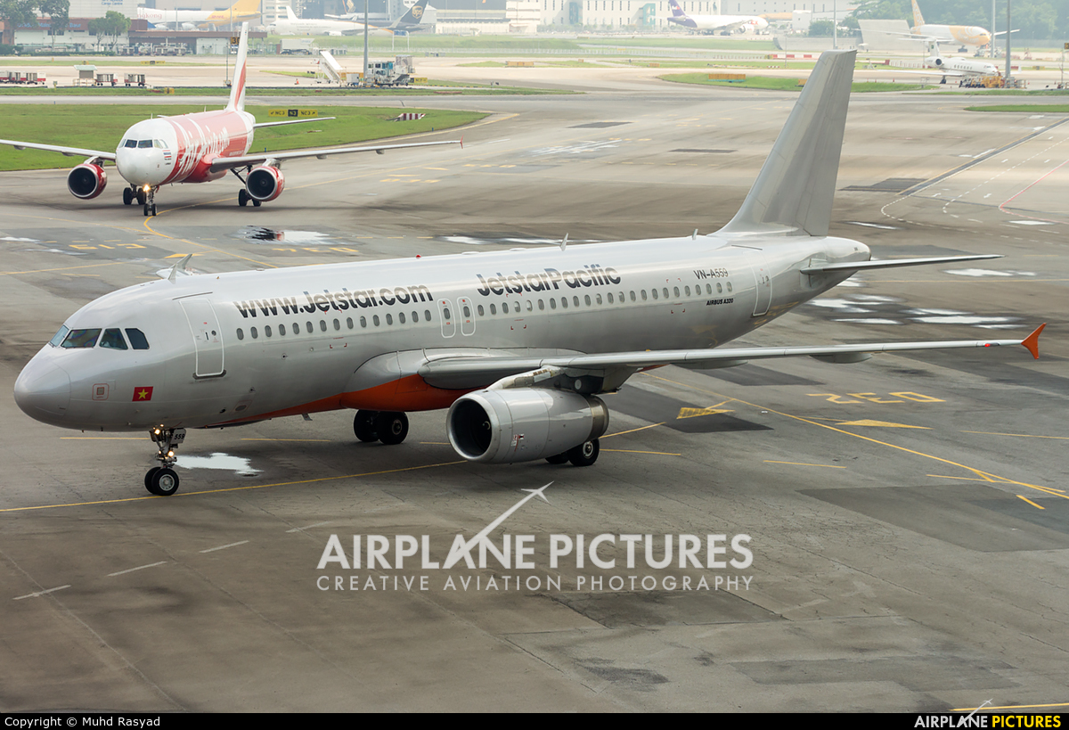 Jetstar Pacific Airlines VN-A559 aircraft at Singapore - Changi