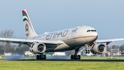 A6-EYS - Etihad Airways Airbus A330-200