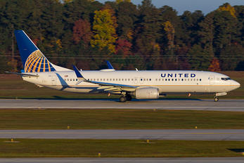 N87531 - United Airlines Boeing 737-800