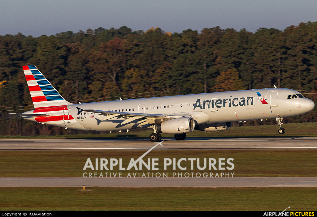 American Airlines N581UW aircraft at Raleigh - Durham Intl