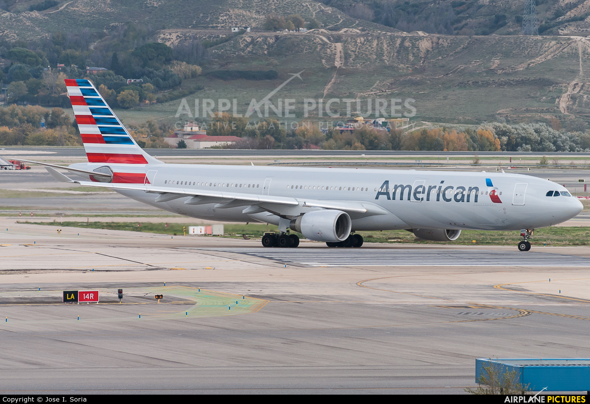 American Airlines N273AY aircraft at Madrid - Barajas