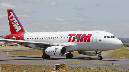 PR-MAM - TAM Airbus A319