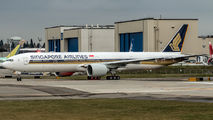 Singapore Airlines Boeing 773ER about to be delivered title=