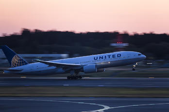 N799UA - United Airlines Boeing 777-200ER