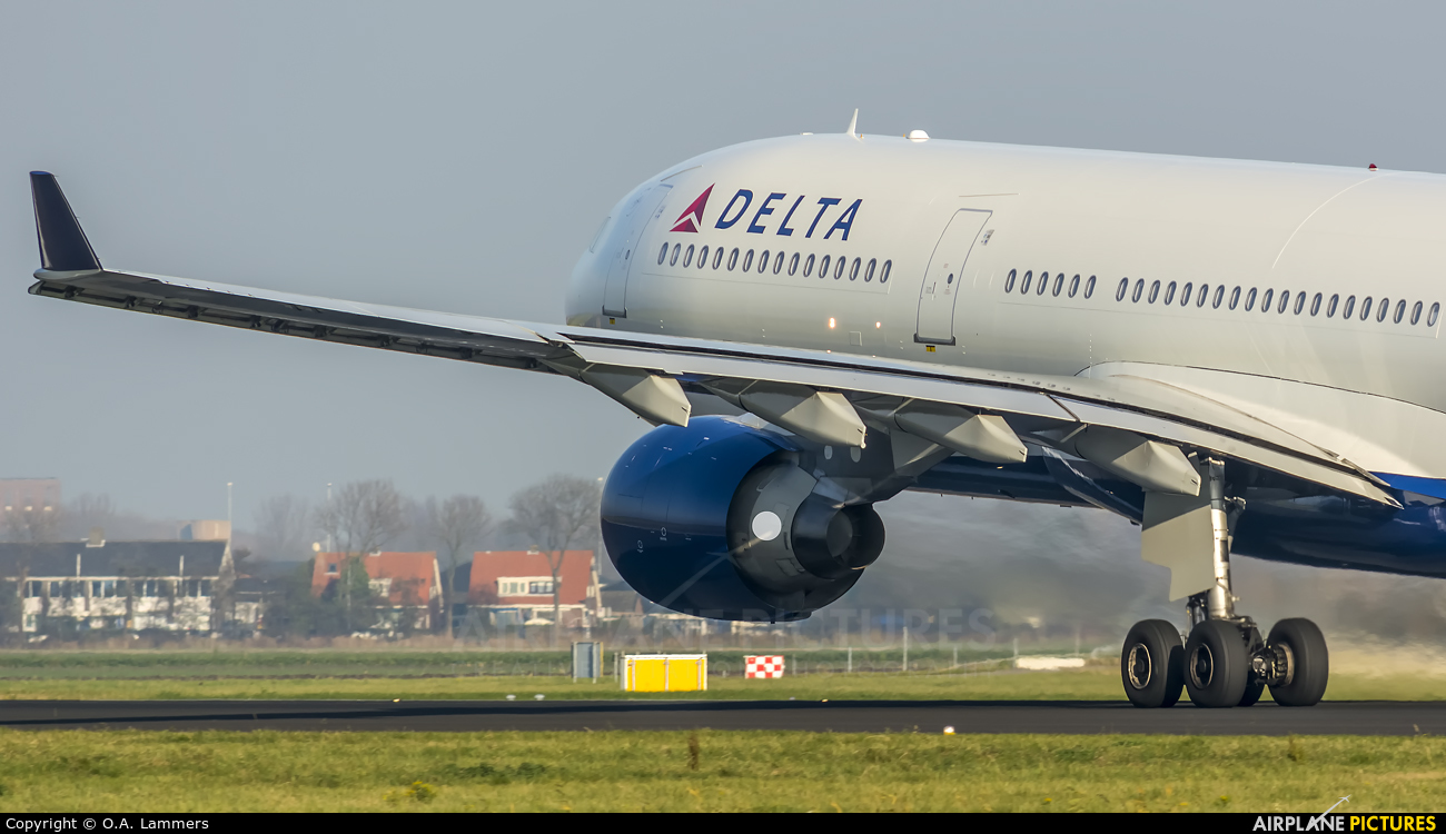 Delta Air Lines N805NW aircraft at Amsterdam - Schiphol