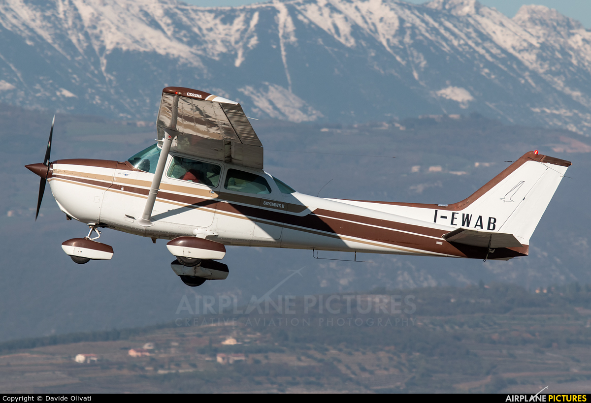 Private I-EWAB aircraft at Trento - Mattarello