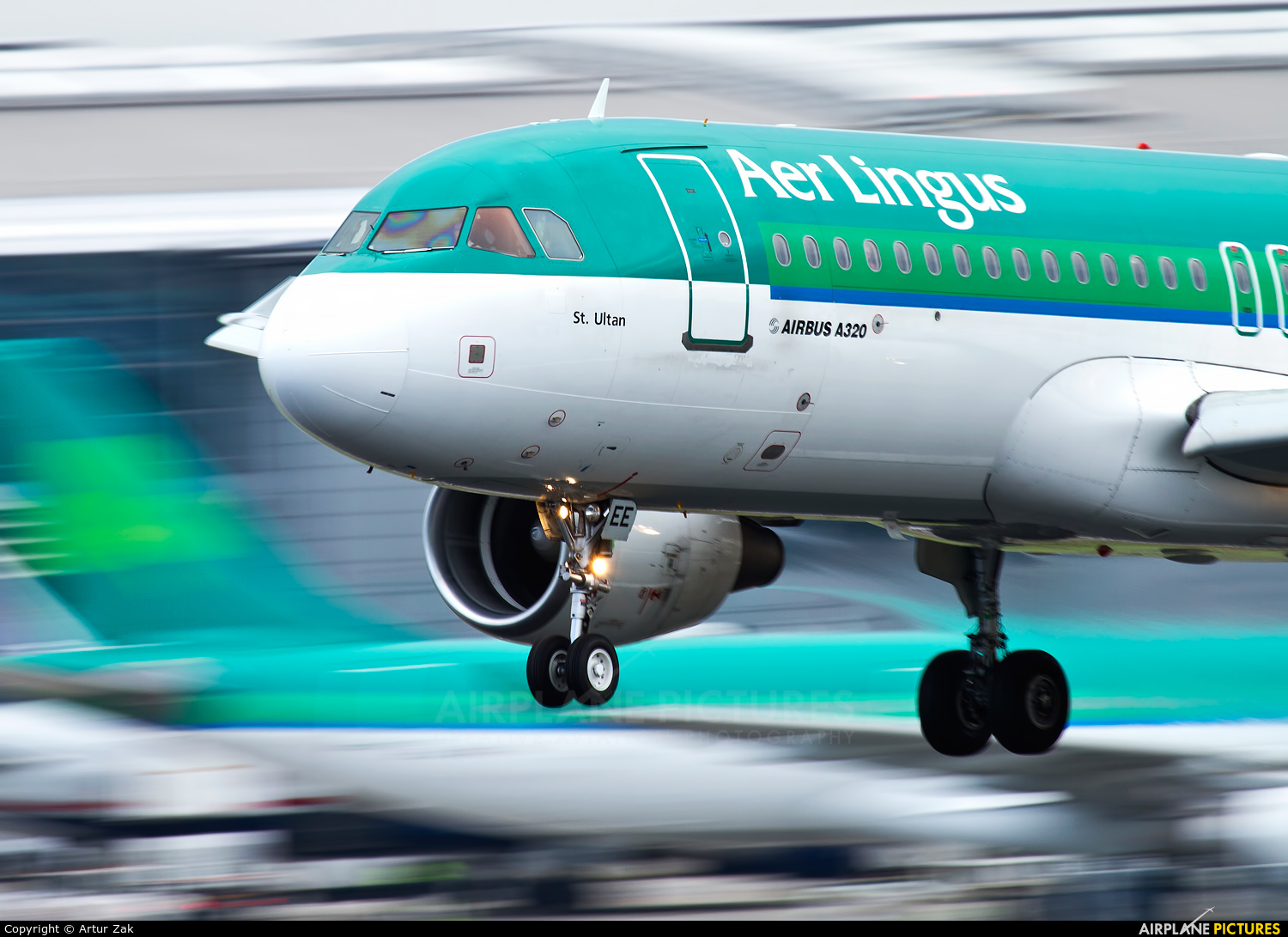 Aer Lingus EI-DEE aircraft at Dublin
