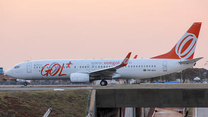 PR-GUJ - GOL Transportes Aéreos  Boeing 737-800