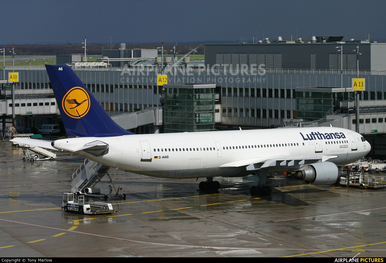 Lufthansa D-AIAS aircraft at Düsseldorf