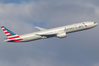 N717AN - American Airlines Boeing 777-300ER