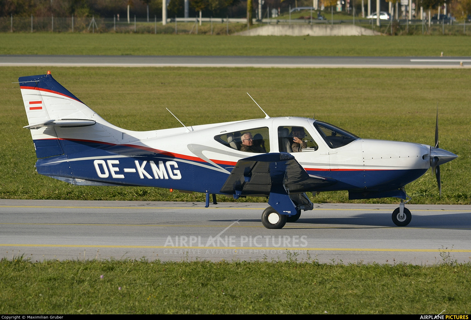 FlyTyrol OE-KMG aircraft at Innsbruck