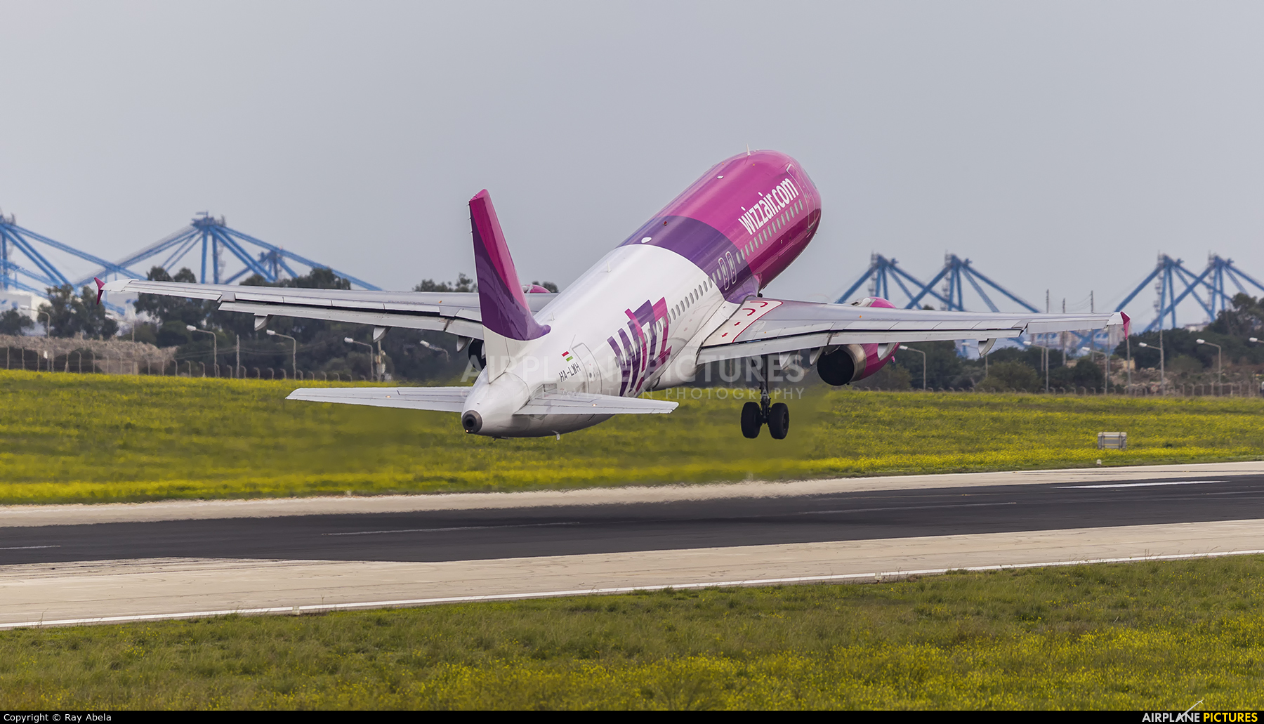 Wizz Air HA-LWH aircraft at Malta Intl