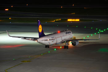 D-AIZS - Lufthansa Airbus A320