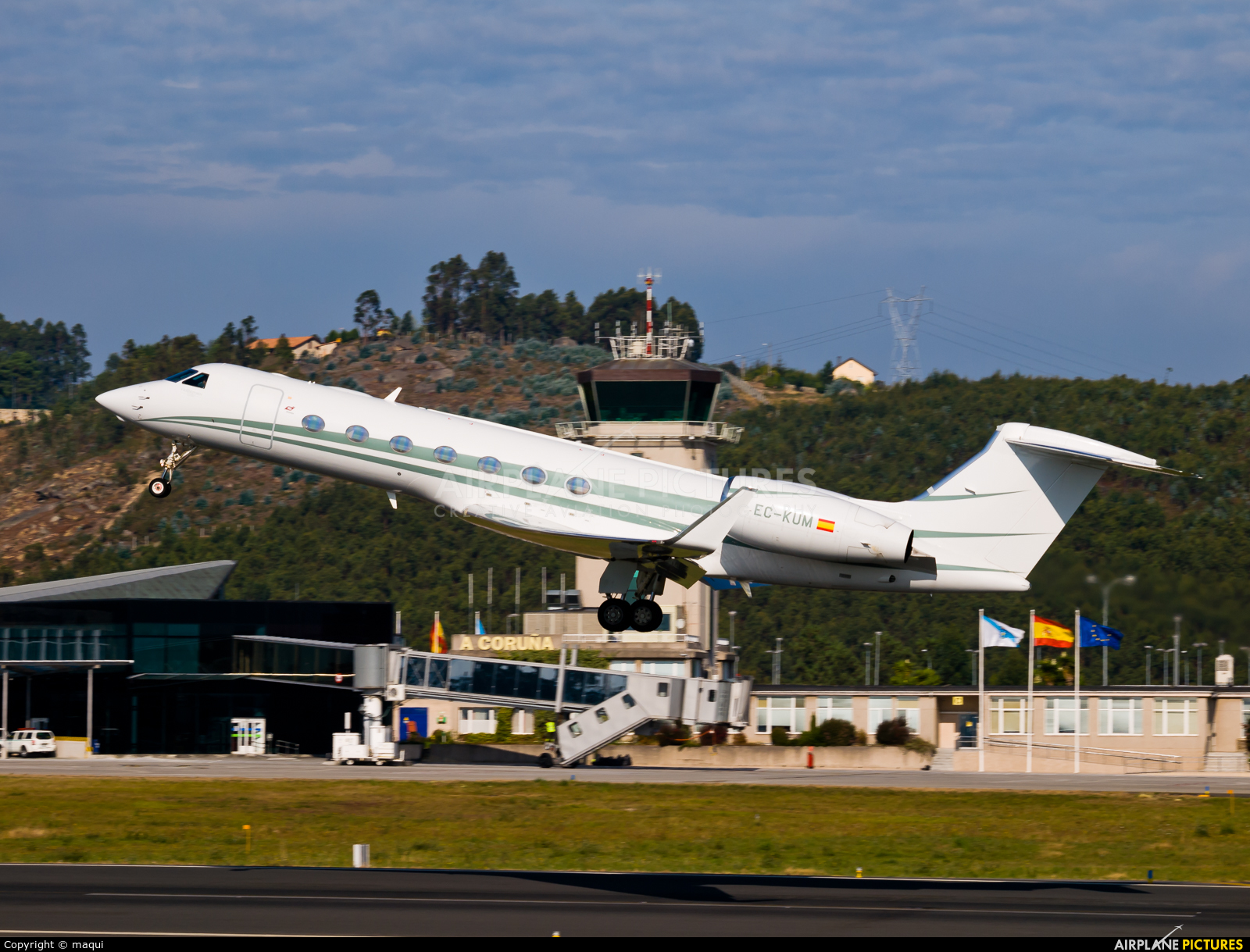 TAG Aviation EC-KUM aircraft at La Coruña