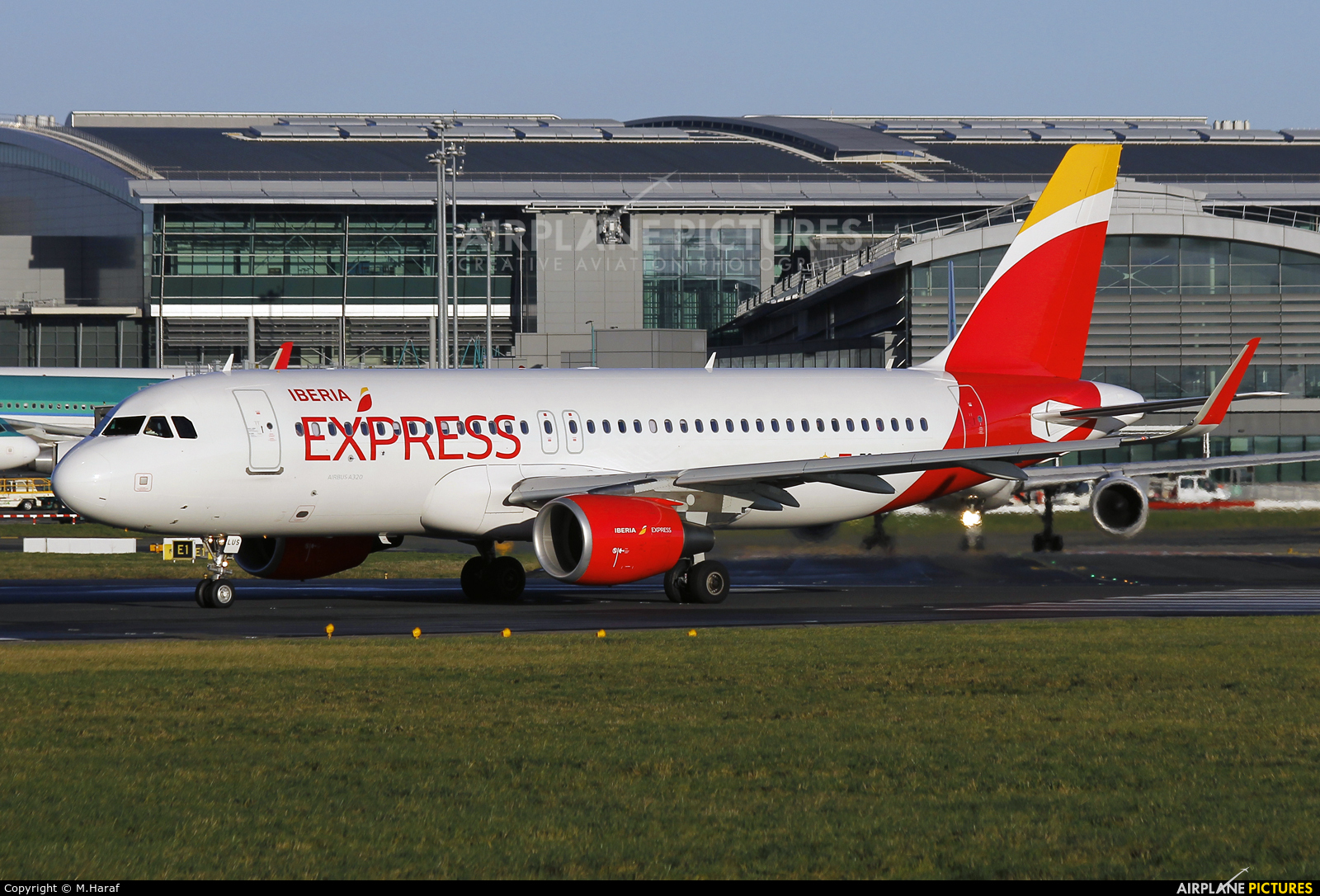 Iberia Express EC-LUS aircraft at Dublin