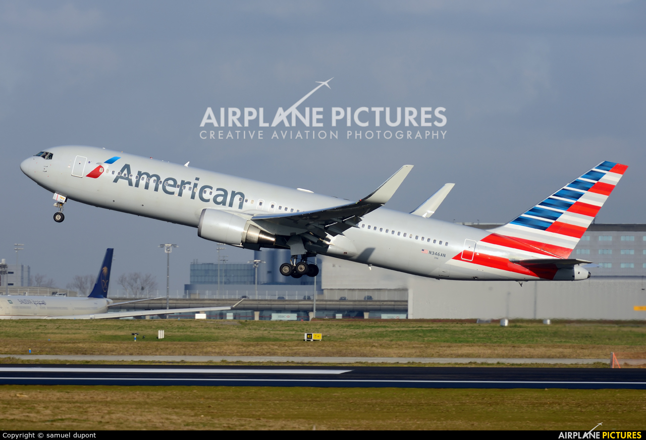 American Airlines N346AN aircraft at Paris - Charles de Gaulle