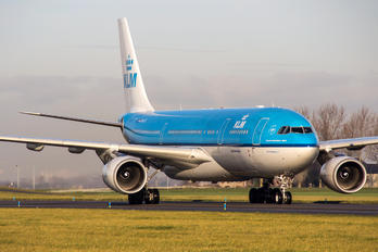 PH-AOI - KLM Airbus A330-200