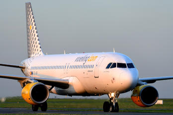 EC-JSY - Vueling Airlines Airbus A320