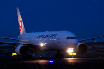 JA8978 - JAL - Japan Airlines Boeing 777-200