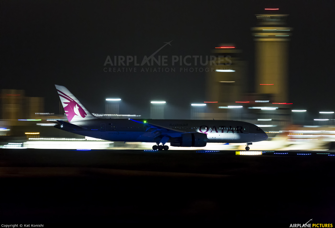 Qatar Airways A7-BCG aircraft at Tokyo - Haneda Intl