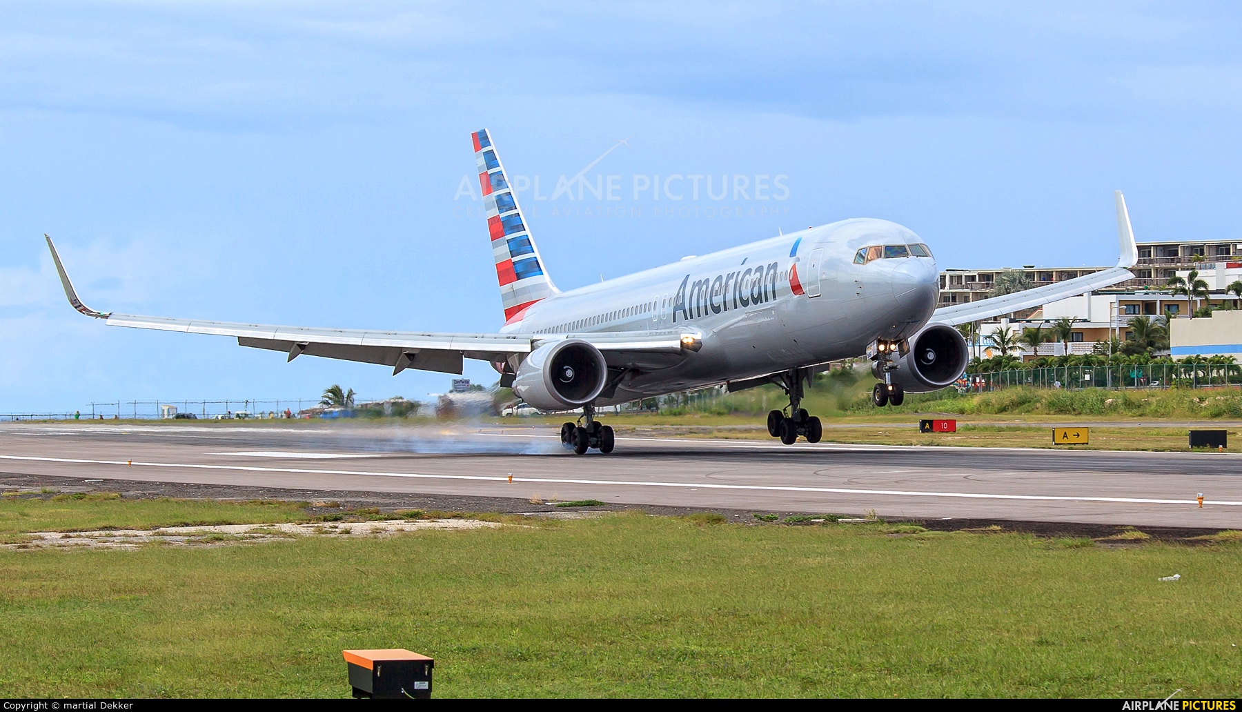 American Airlines N345AN aircraft at Sint Maarten - Princess Juliana Intl
