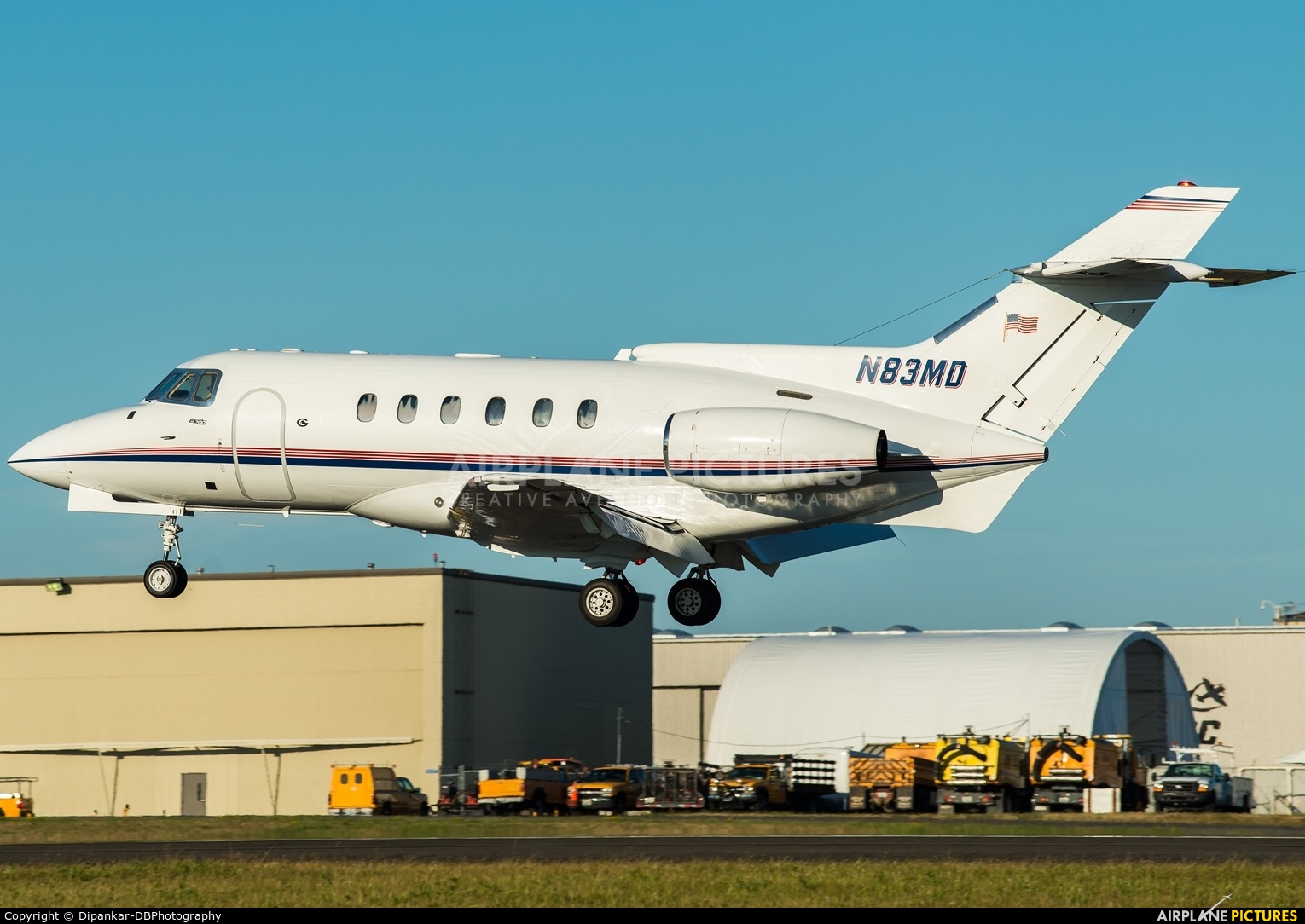 Private N83MD aircraft at Everett - Snohomish County / Paine Field