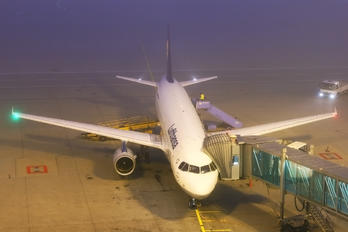 D-AIZM - Lufthansa Airbus A320